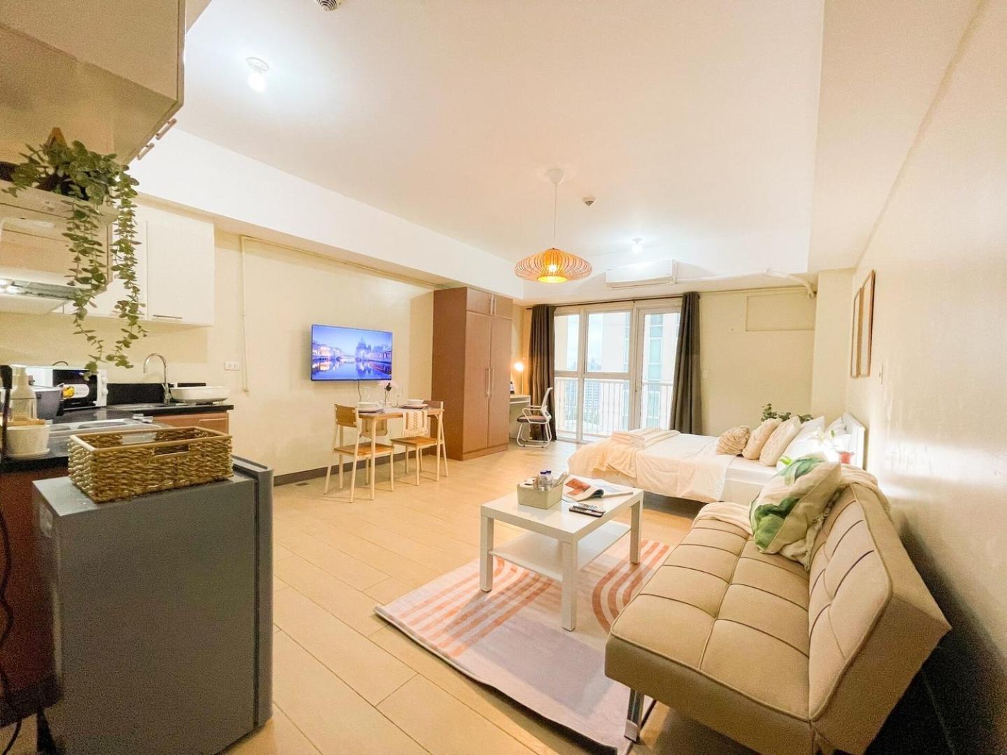Bahay bakasyunan Elegant Bgc Beside Venice Mall #vlrtc27e Manila