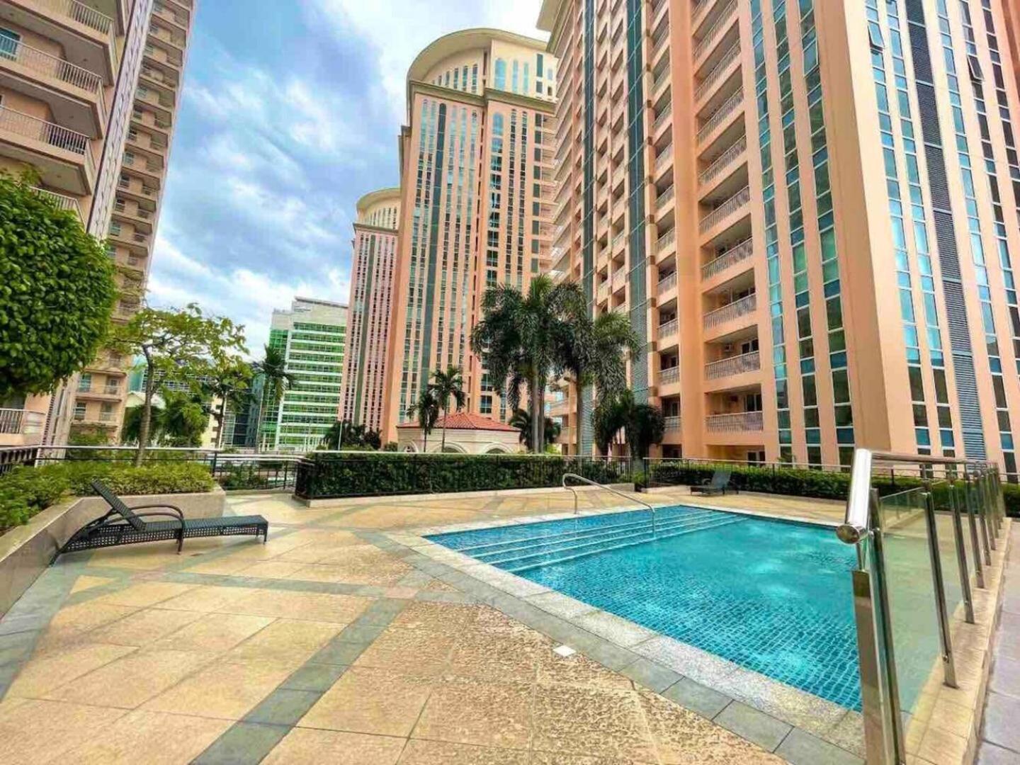 Bahay bakasyunan Elegant Bgc Beside Venice Mall #vlrtc27e *